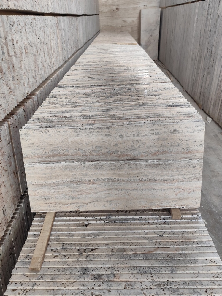 Precision Cutting and Dimensional Accuracy in Silver Travertine Slabs and Tiles
